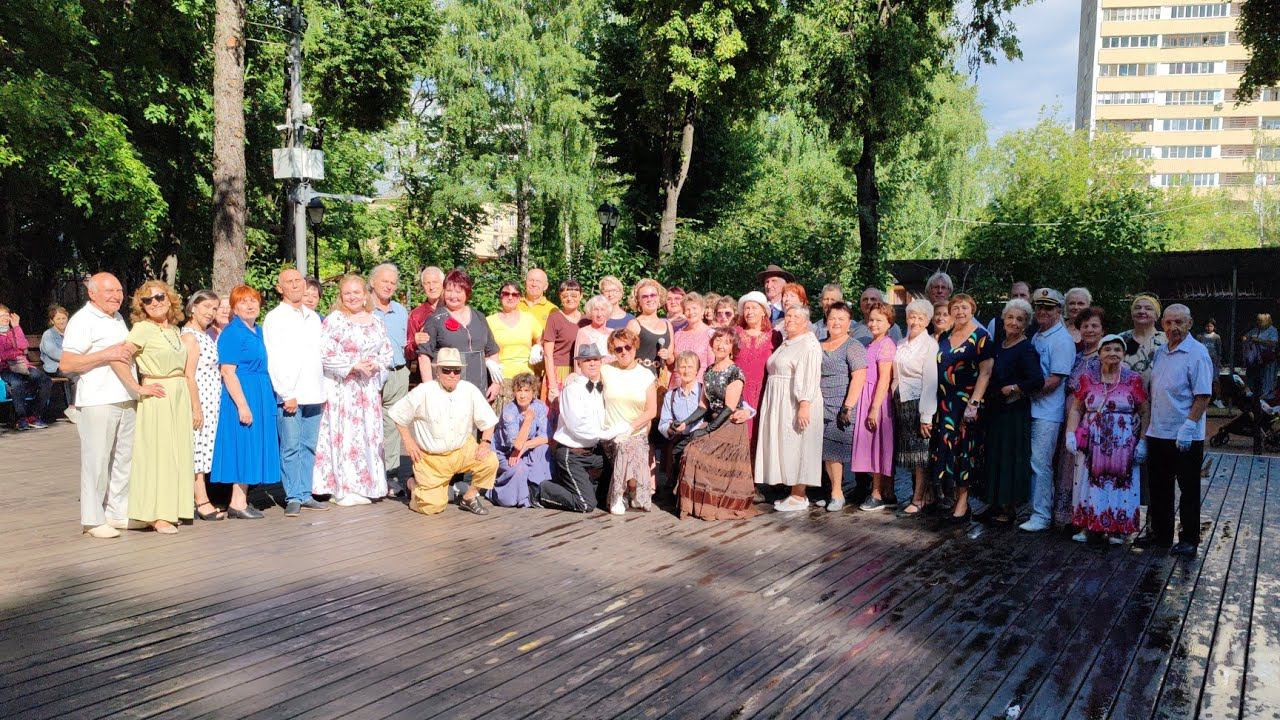 Танцевальный вечер в Бабушкинском парке 25.06.24г смотреть онлайн