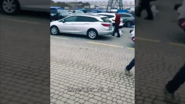 1++[ Альбом ]
Мобилизация в Украине тем временем продолжается. Людей просто ловят на улице и там же смотреть онлайн