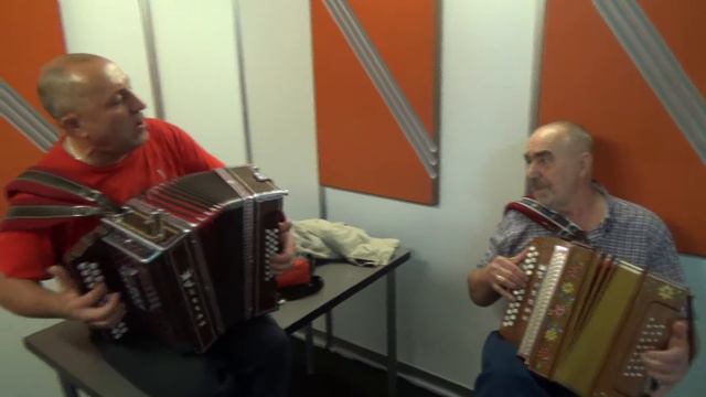 Гармонисты жгут!!! Душевная песня про армию.гармони Littau смотреть онлайн