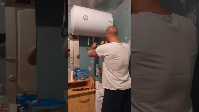 Как почистить бойлер не снимая его. Лайфхак смотреть онлайн