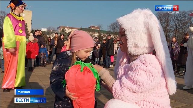 В столице Адыгеи открыли главную елку смотреть онлайн