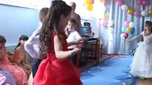 танец Хороши весной в саду цветочки.flv