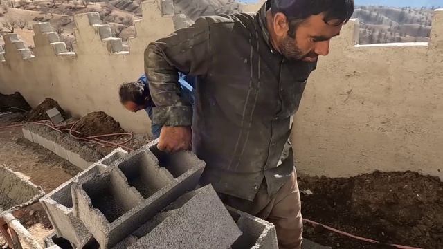 Help Mirza and his brother Hassan in building a house / daily life of a nomadic family смотреть онлайн