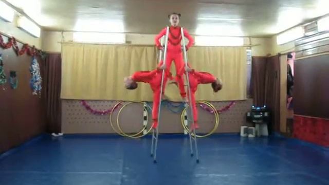 Бурундучки Эквилибр на лестнице Эстрадно-цирковая студия "Восторг" смотреть онлайн