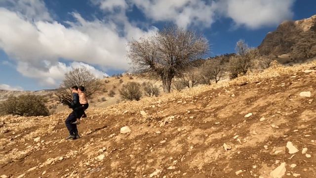 A glimpse of love: Hamid and the charming moment of the first meeting смотреть онлайн