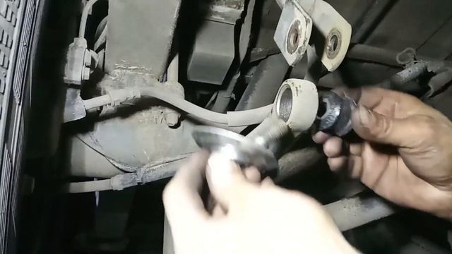 Замена задних втулок тяги стабилизатора и стоек стабилизатора Mercedes Benz Sprinter Classic смотреть онлайн