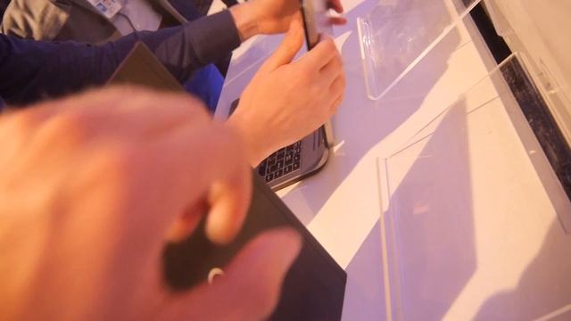 Fujitsu Lifebook U574 Ultrabook Hands On смотреть онлайн
