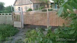 Наши окна друг на дружку смотрят вечером и днём...