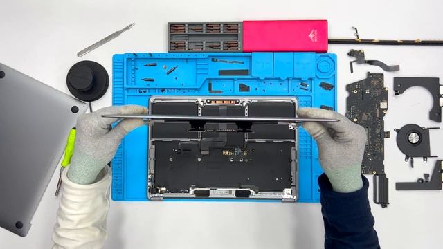 M2 MacBook Pro Teardown