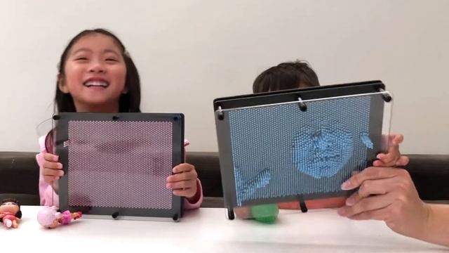 Funny Faces and Tricks with Pin Art 3D Toy смотреть онлайн