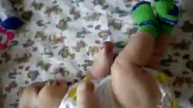 3 ребенок переворачивается на живот 3.5 месяца.MP4 смотреть онлайн