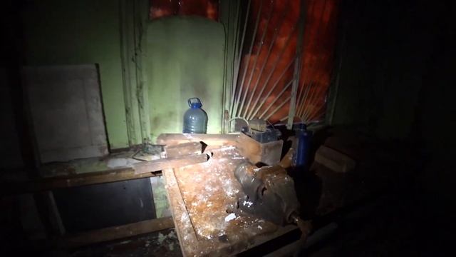 нашел МАКЕТЫ ОРУЖИЯ в заброшенном ПТУ смотреть онлайн