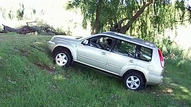 Nissan X-Trial T30 4WD traction in LOCK mode, no articulation смотреть онлайн