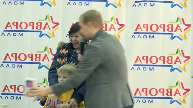 Шопинг и 100 айфонов в подарок в Авроре! смотреть онлайн