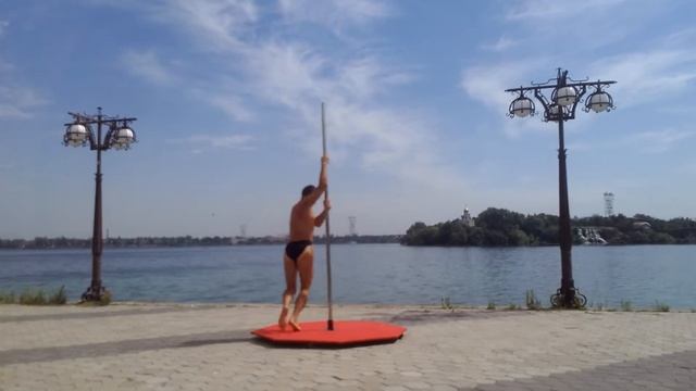 "Не смешной пилон и уникальный мужчина!" Эмили я Вас просто ОБОЖАЮ! смотреть онлайн