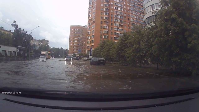 Отакара Яроша, Харьков, Потоп в следствие дождя 18.05.2018 смотреть онлайн