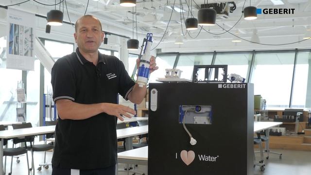 Разборка смывного бачка Geberit Sigma. Прочистка наливного клапана Geberit. Настройка смыва смотреть онлайн