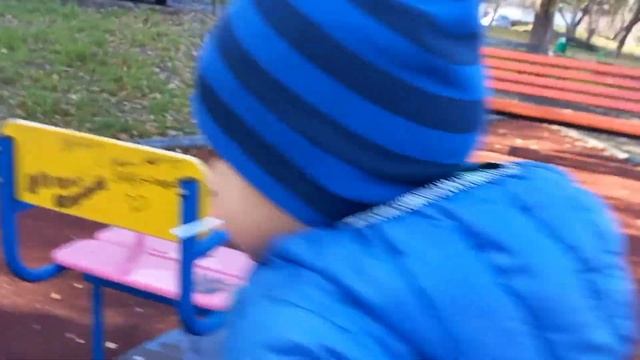 Мы с Русенькой идём на большую детскую площадку! куда мы зашли? #видеодлядетей смотреть онлайн