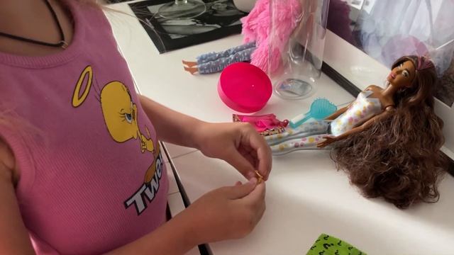 Кукла Barbie Вечеринка в непрозрачной упаковке, сюрприз. Кукла Barbie Экстра в розовой куртке. смотреть онлайн