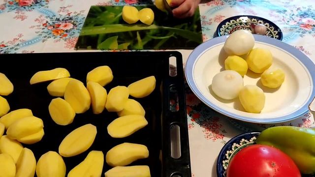 Целая курица с картошкой в духовке-просто ?и очень вкусно? смотреть онлайн