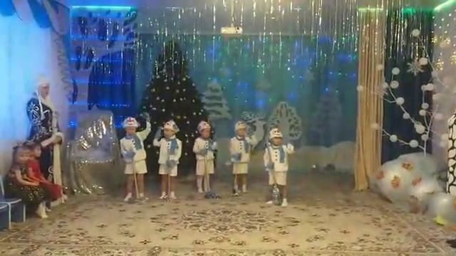 танец Снеговиков гр Колобочки смотреть онлайн