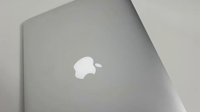 #30 MACBOOK AIR A1466