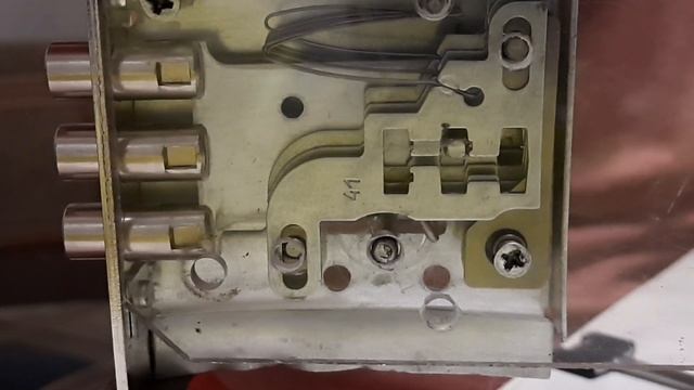 [ 63 ] ВЗГЛЯД ИЗНУТРИ: ЧТО Я ДЕЛАЮ ЧТО БЫ ОБОЙТИ ПРОТИВО-ОТМЫЧНЫЕ ЛОЖНЫЕ ПАЗЫ ПРИ ВСКРЫТИИ ЗАМКА смотреть онлайн