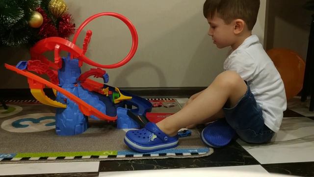 Hot Wheels Вулкан смотреть онлайн