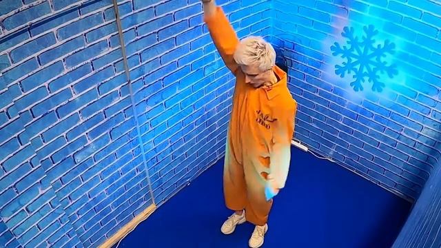 тюрьма лёд и лёд кто последний выйдит наручники закончатся и тогда тот и выйдет смотреть онлайн