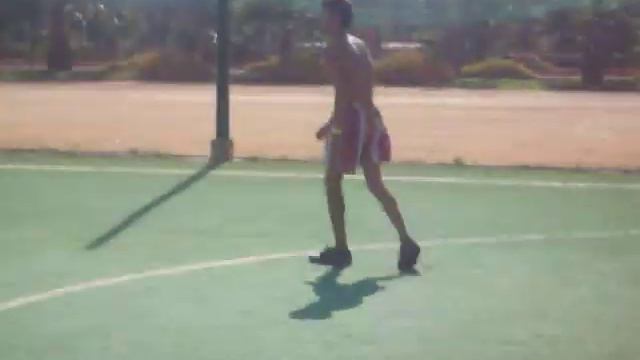 Partita al pallone con i miei amichetti! смотреть онлайн