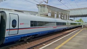 Высокоскоростной поезд Сапсан проезжает станцию Алабушево в Москву #train