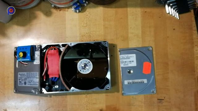 Шлифовальный точильный станок из HDD с регулировкой оборотов смотреть онлайн