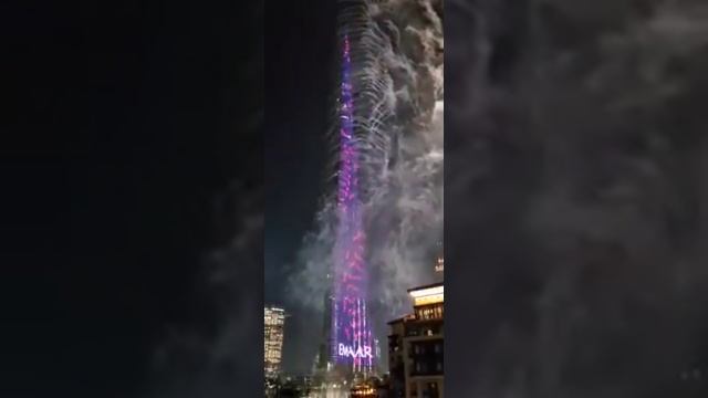 Самая высокая ёлка в мире.....👍👍👍👍👏🥂 смотреть онлайн
