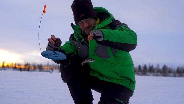 Зимняя жерлица на щуку. Оснащение и особенности подледной ловли. смотреть онлайн