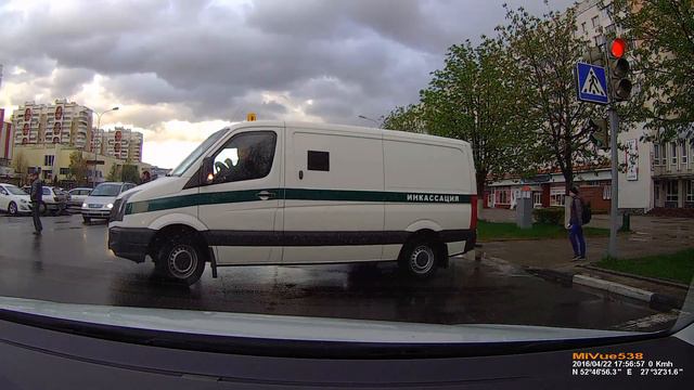 Инкассаторы ежедневно нарушают ПДД смотреть онлайн