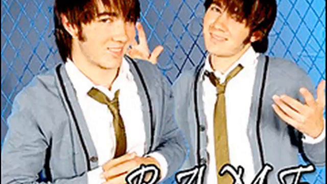 Hot Photos of Kevin Jonas смотреть онлайн
