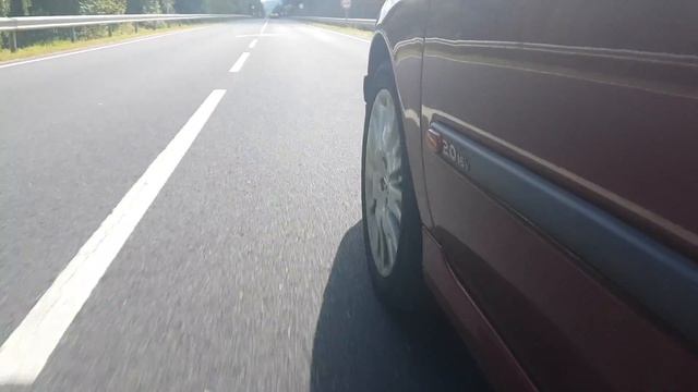 Renault Laguna RXT 2.0 16V смотреть онлайн