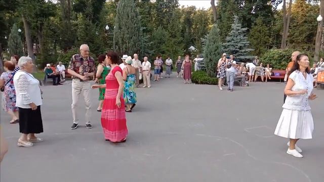 ПОМНИШЬ ТЫ МНЕ СКАЗКУ ОБЕЩАЛ... смотреть онлайн