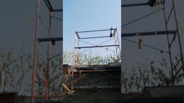 Заливаем опалубок раствором ( шлак ). Леса. Самодельная подвесная тачка для шлака. смотреть онлайн