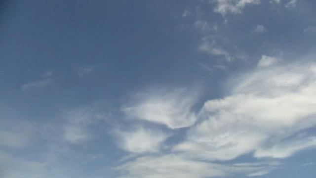 на Балийском пляже Семиньяк (Seminyak beach) есть Летучий корабль смотреть онлайн