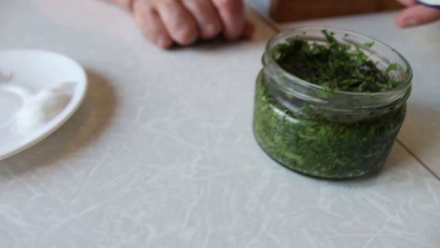 ЗАСОЛКА ЗЕЛЕНИ | КАК ПРОСТО ЗАСОЛИТЬ ЗЕЛЕНЬ смотреть онлайн