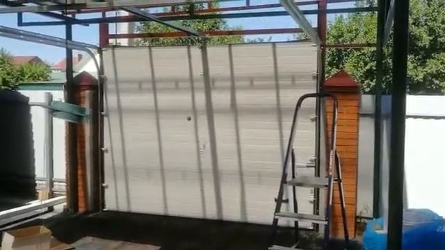Секционые ворота под навесом (umdom123.ru) смотреть онлайн
