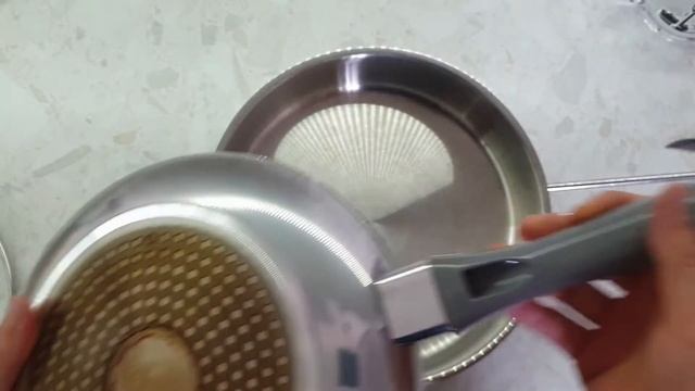 Сковорода Катюша София 9910-260-0 vs. Rondell RDA-593 смотреть онлайн