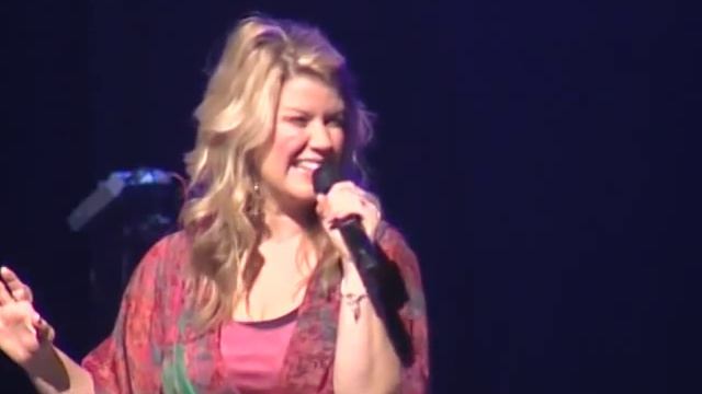 Natalie Grant singing "Greatness of Our God" Live @ Sunset Christian Center смотреть онлайн