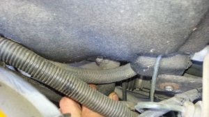 Стук в правом углу панэли Приоры (ваз-217030)