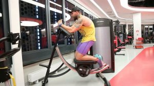 Самое крутое упражнение на низ живота. Качаем пресс на тренажере. Хочешь рельеф, научись так делать