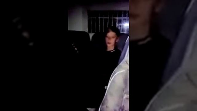 Дерзкий школьник строит полицейских смотреть онлайн