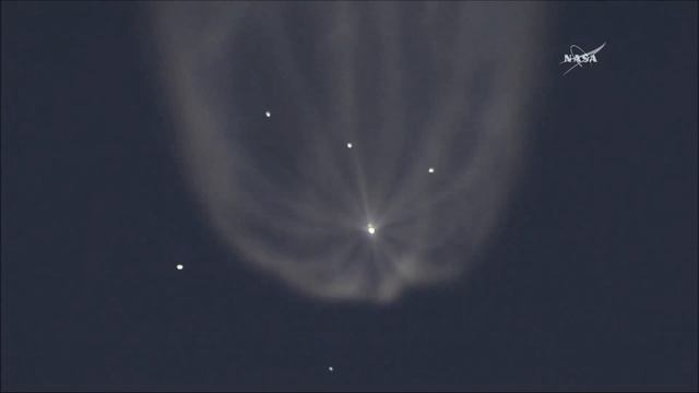 Spectacular Soyuz Liftoff at Sunset with International Crew Trio смотреть онлайн