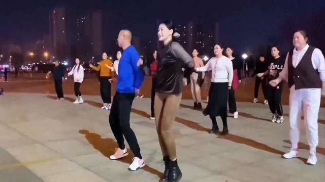 The simple, beautiful and easy to learn 64 step collective square dance song, please refer to it fo смотреть онлайн