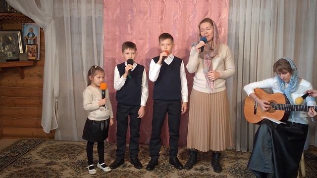 Нас всех рисует время... Семья Смирновых смотреть онлайн